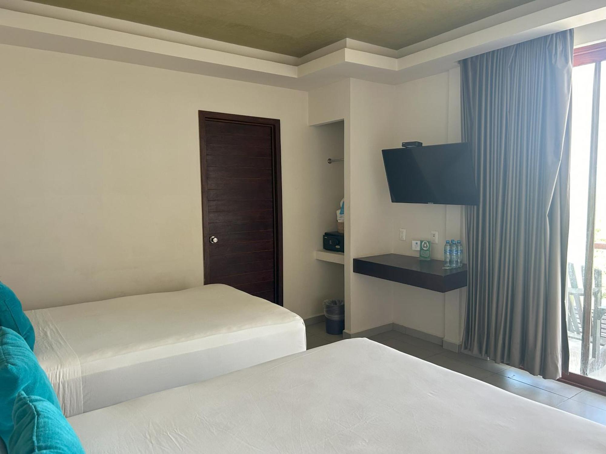 Aquastar Hotel & Apartments Mahahual Eksteriør billede